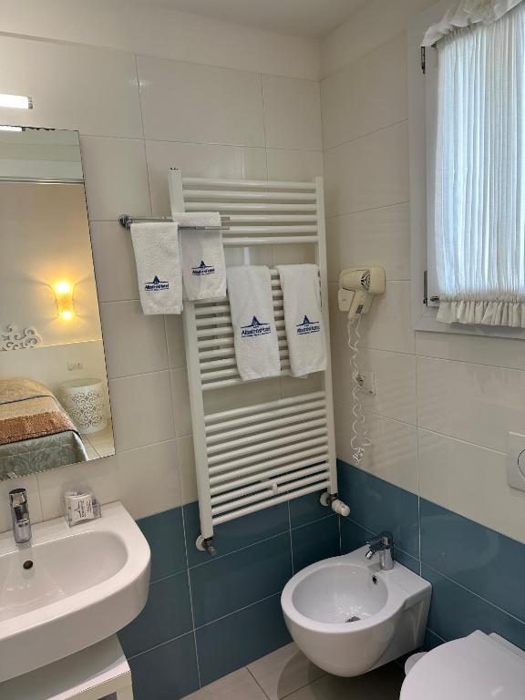 Koupelna v ubytování Hotel Albatros