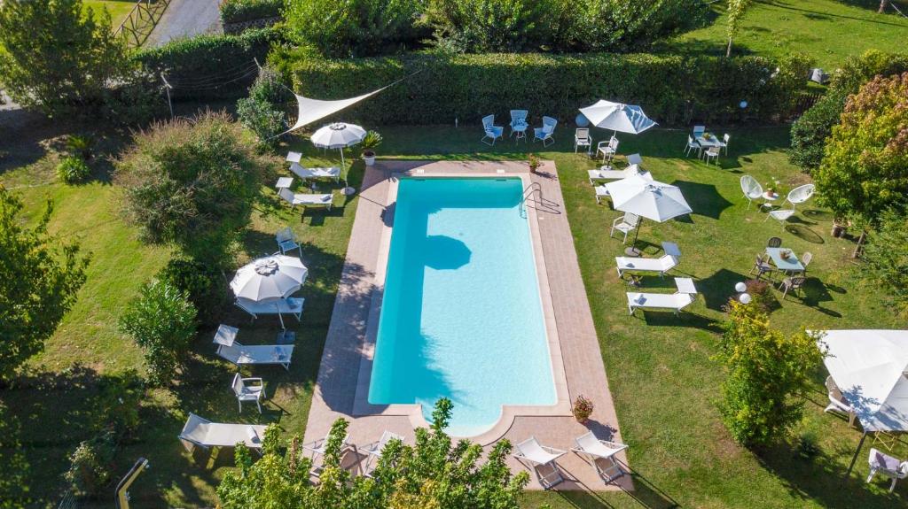 The swimming pool at or close to Villa Gabriella apartments