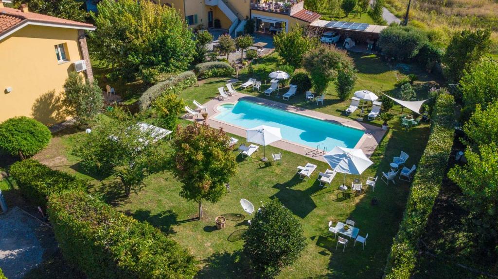 The swimming pool at or close to Villa Gabriella apartments