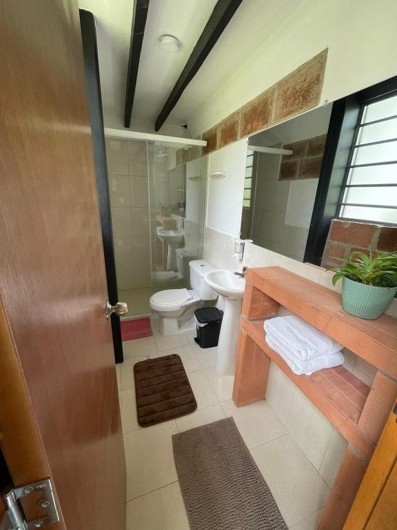 Koupelna v ubytování Hotel Marrokos Aeropuerto José María Córdova