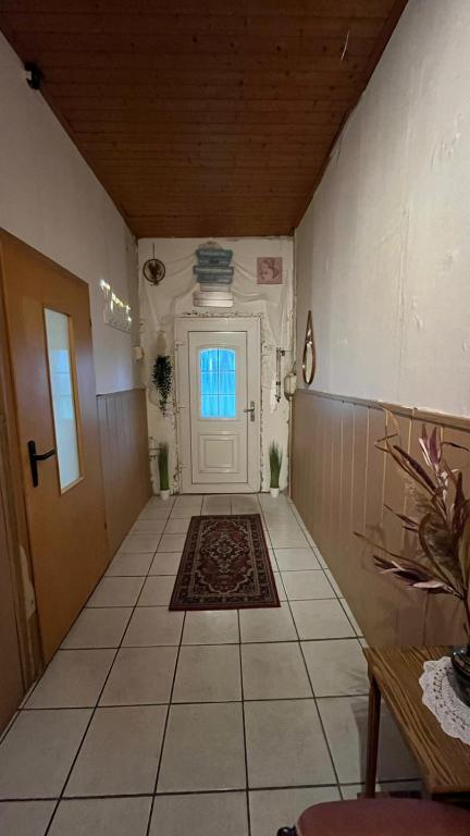 Monteure, ganzes Haus, Schwarzheide, Haus 1 - Appartement Met Drie Slaapkamers