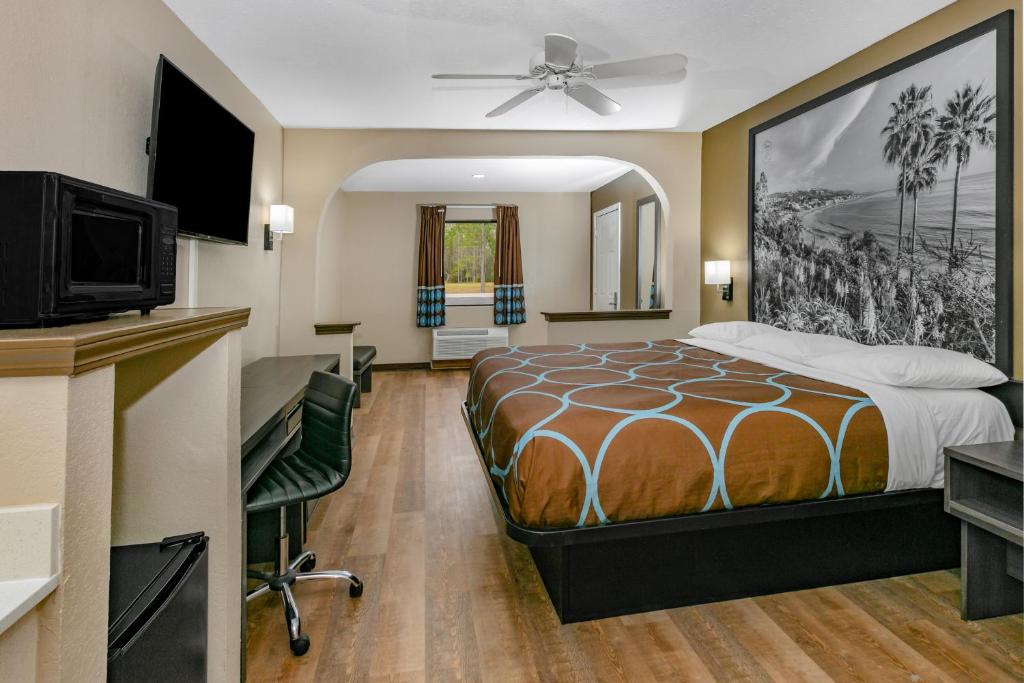 Super 8 by Wyndham Moss Point - King Suite - Non-fumeur