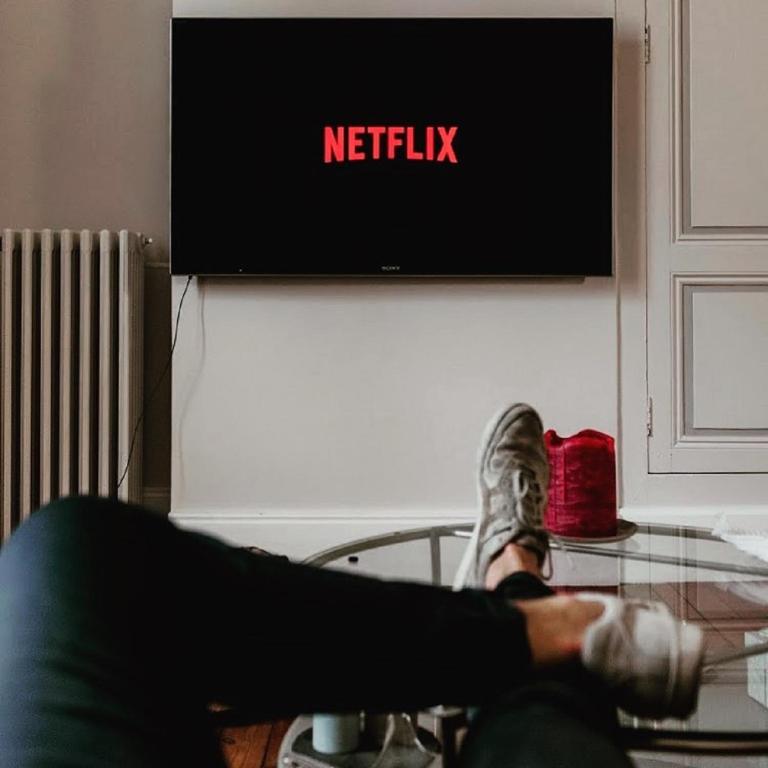 TV a/nebo společenská místnost v ubytování Przystanek Tykocin - domki gościnne w sercu Podlasia