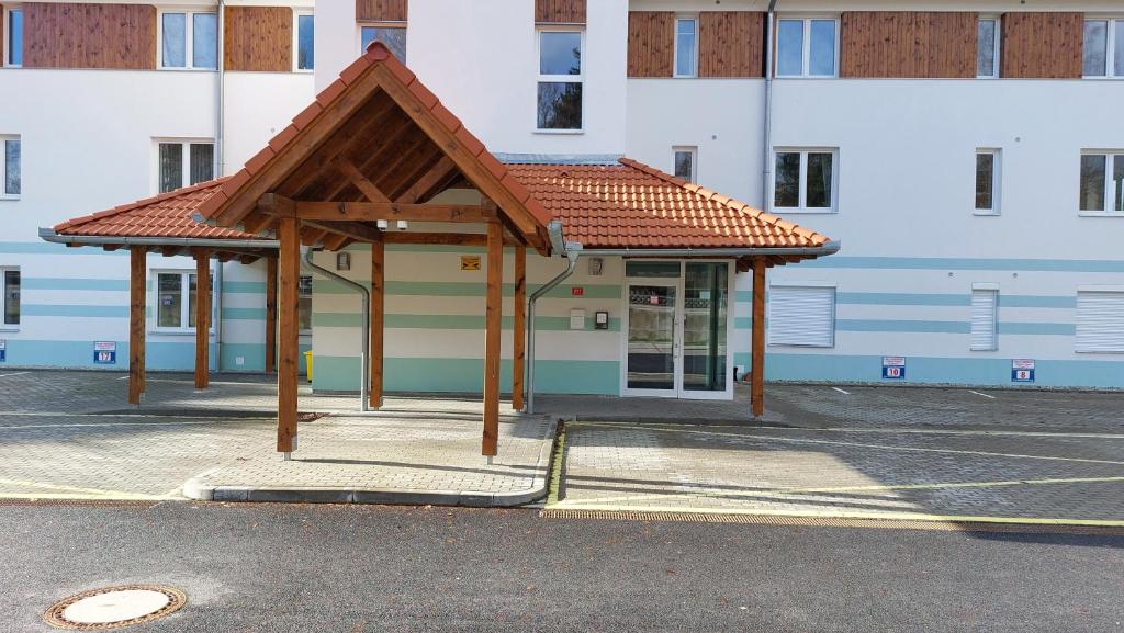 Budova, kde se apartmán nachází