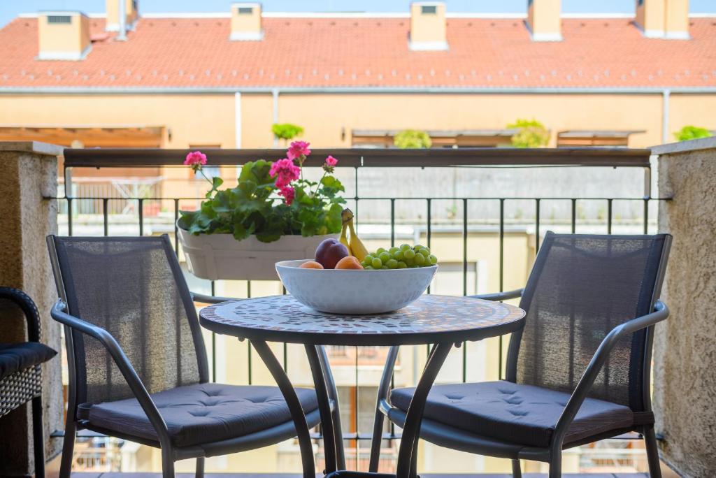 Balkón alebo terasa v ubytovaní TUSCANY GARDEN-Free PARKING-Balcony-AC- Elevator