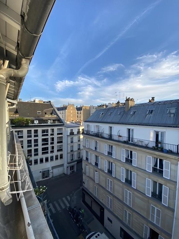 Fotografia z galérie ubytovania Upscale 80m2 2 Bedroom Apartment Near Champs Elysees v Paríži