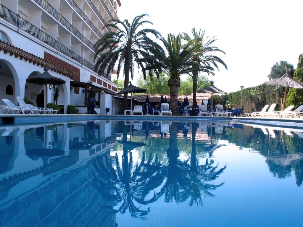 Bazén v ubytování Ibersol Playa Dorada nebo v jeho okolí