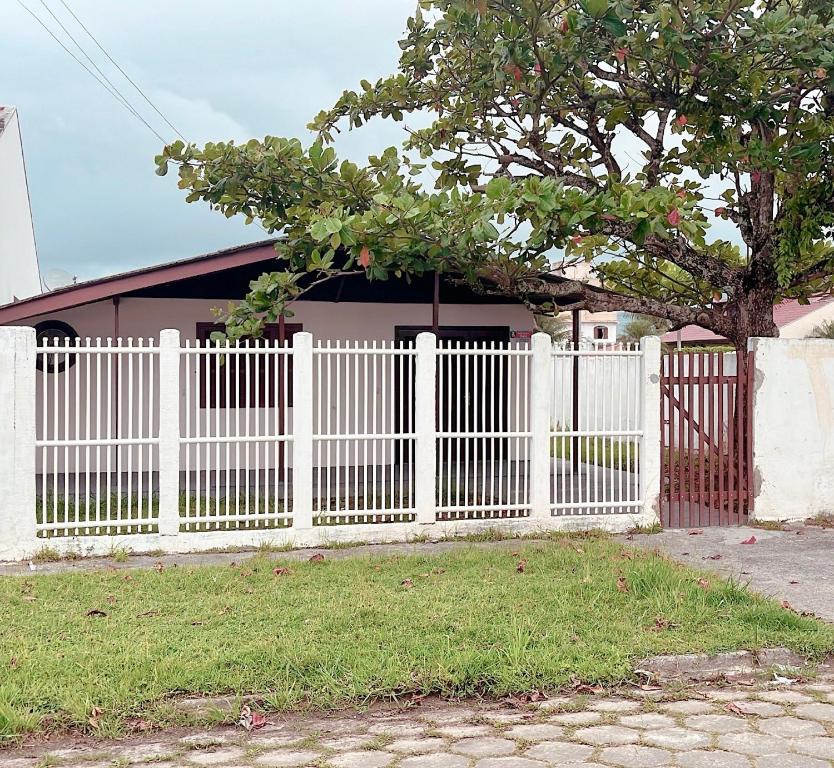 Gallery image of Casa em Shangri-lá perto da praia para até 10 pessoas in Pontal do Paraná