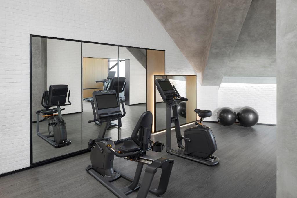 Fitness centrum a/nebo fitness zařízení v ubytování Four Points by Sheraton Shenzhen Bao'an