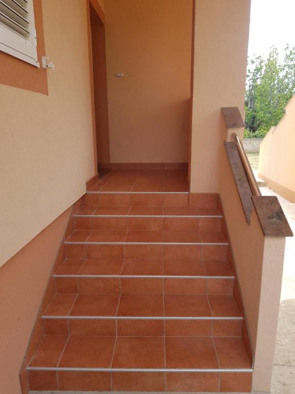 Zdjęcie z galerii obiektu Apartment in Vrsi with Air conditioning, WIFI, Washing machine, Dishwasher (4836-1) w mieście Vrsi