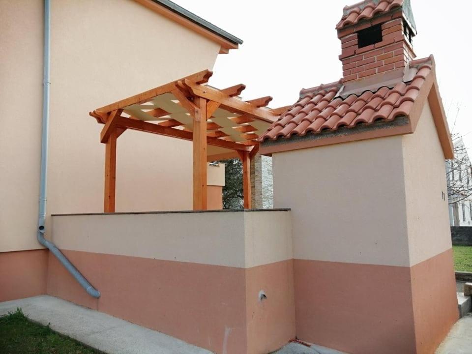 Budynek, w którym mieści się apartament
