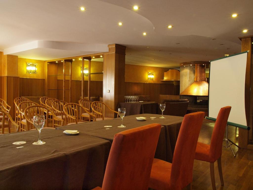 Der Geschäftsbereich oder Konferenzraum in der Unterkunft Hotel Guillem &amp; Spa