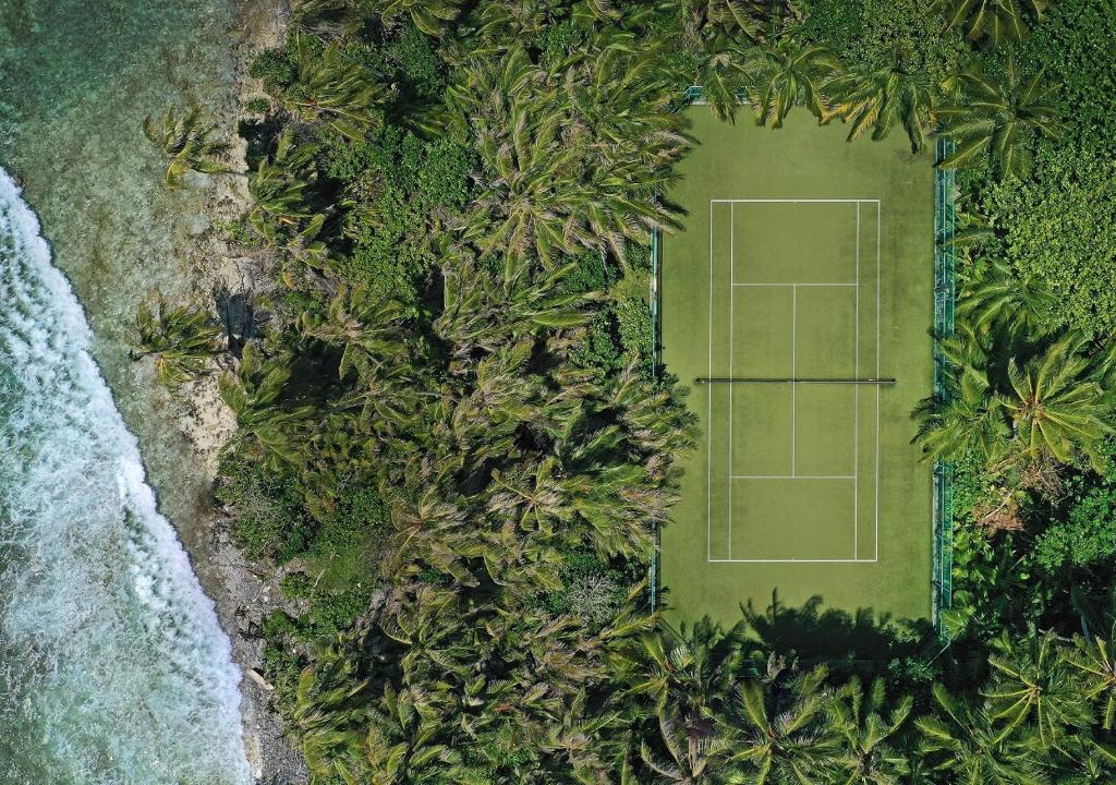 Tenis a/nebo squash v ubytování Niyama Private Islands Maldives - 25 percent off on Seaplane for minimum stay of 7 nights and more for stays until 20 October 2025 nebo okolí
