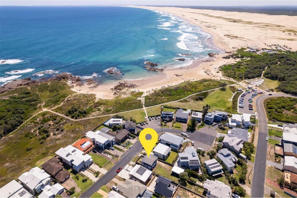 Anna Bay Beach Shack 44 Ocean Avenue fantastic 2 storey house with