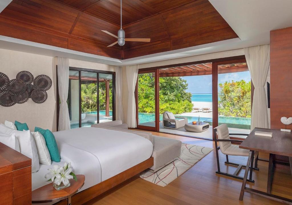 Postel nebo postele na pokoji v ubytování Niyama Private Islands Maldives - 25 percent off on Seaplane for minimum stay of 7 nights and more for stays until 20 October 2025