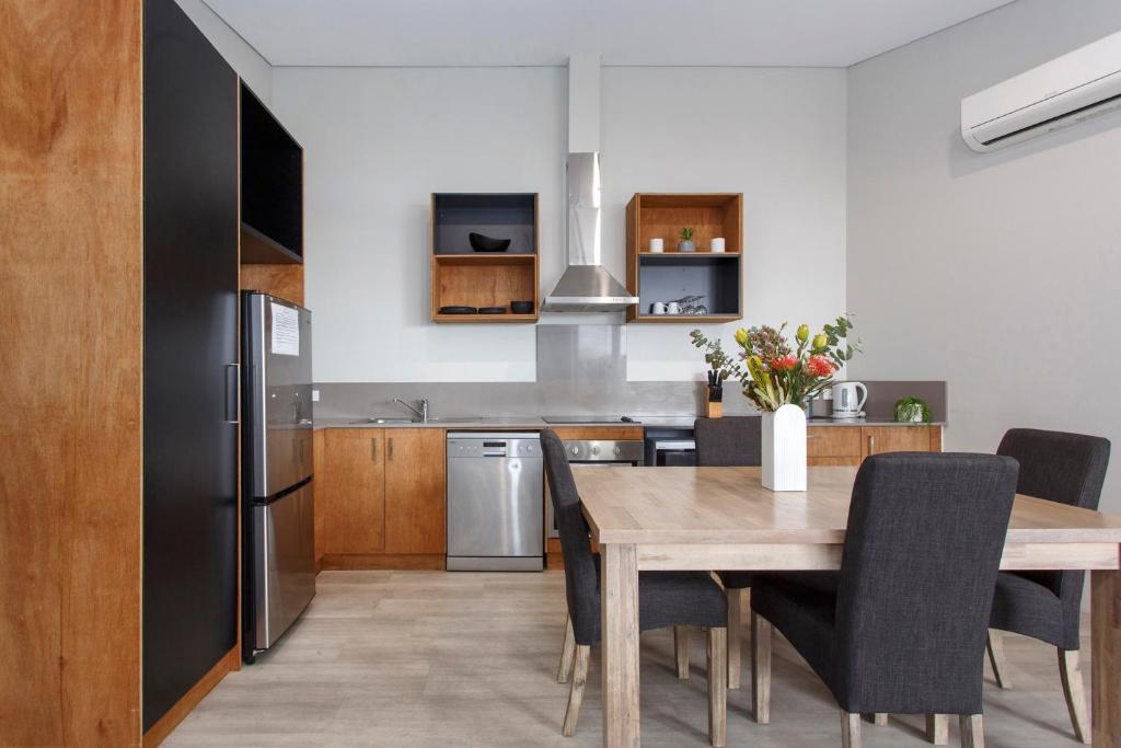 Η κουζίνα ή μικρή κουζίνα στο Waverley apartment C-one bedroom wifi available