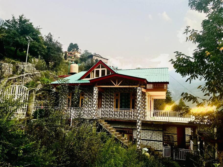 Cloud Culture Cottage - Five-Bedroom House