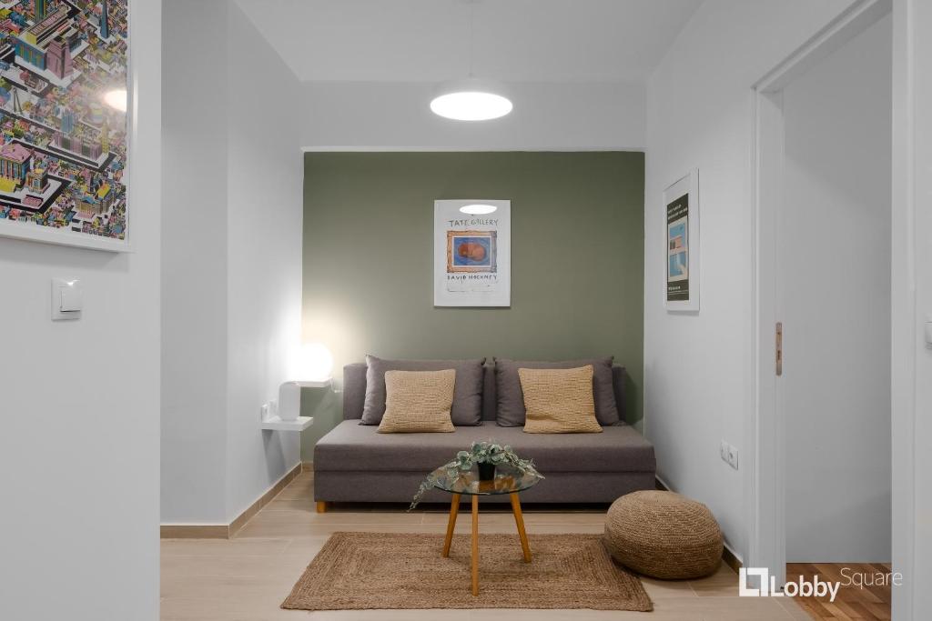 Część wypoczynkowa w obiekcie Aether Apartment by LobbySquare