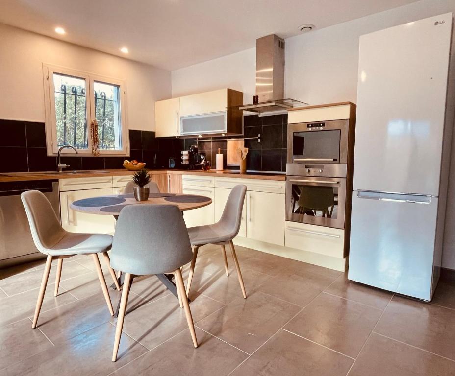 La Villa Vaihéré en Camargue, l'Hibiscus et le Magnolia - 9