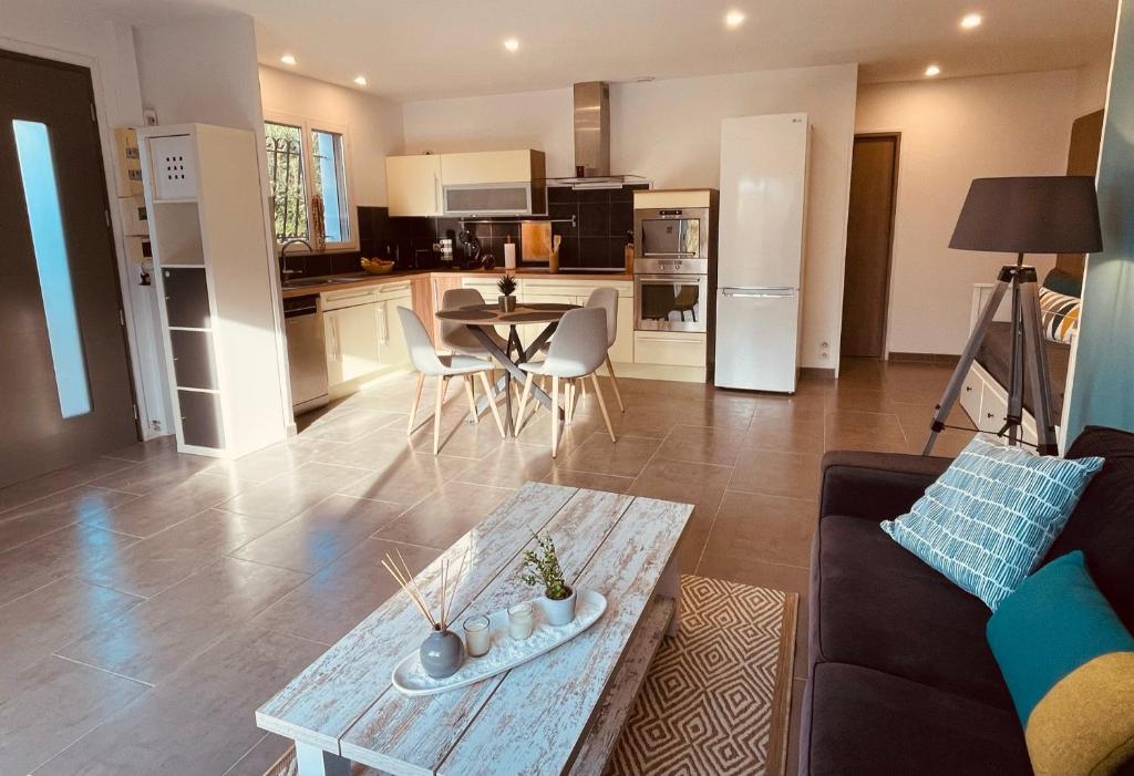 La Villa Vaihéré en Camargue, l'Hibiscus et le Magnolia - 5