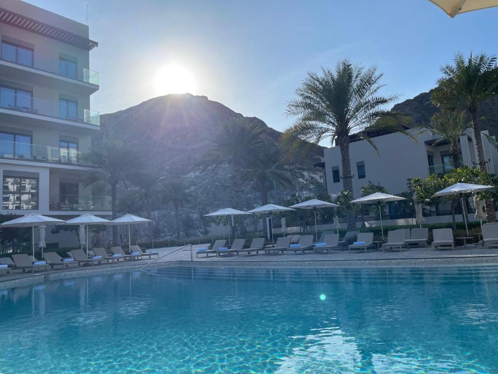 Bazén v ubytování Resort Address Beach Fujairah,3BRoom Resort Address Beach Fujairah,3BRoom nebo v jeho okolí