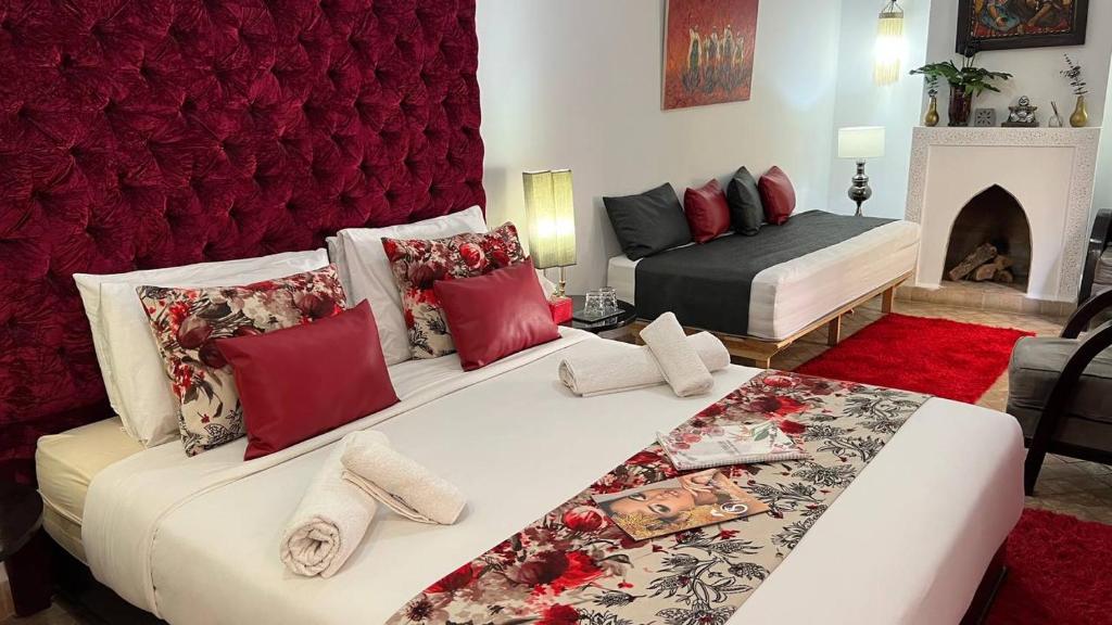 Postel nebo postele na pokoji v ubytování RIAD PÉNÉLOPE Marrakech
