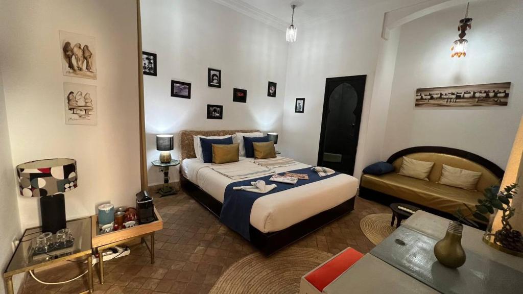 Postel nebo postele na pokoji v ubytování RIAD PÉNÉLOPE Marrakech
