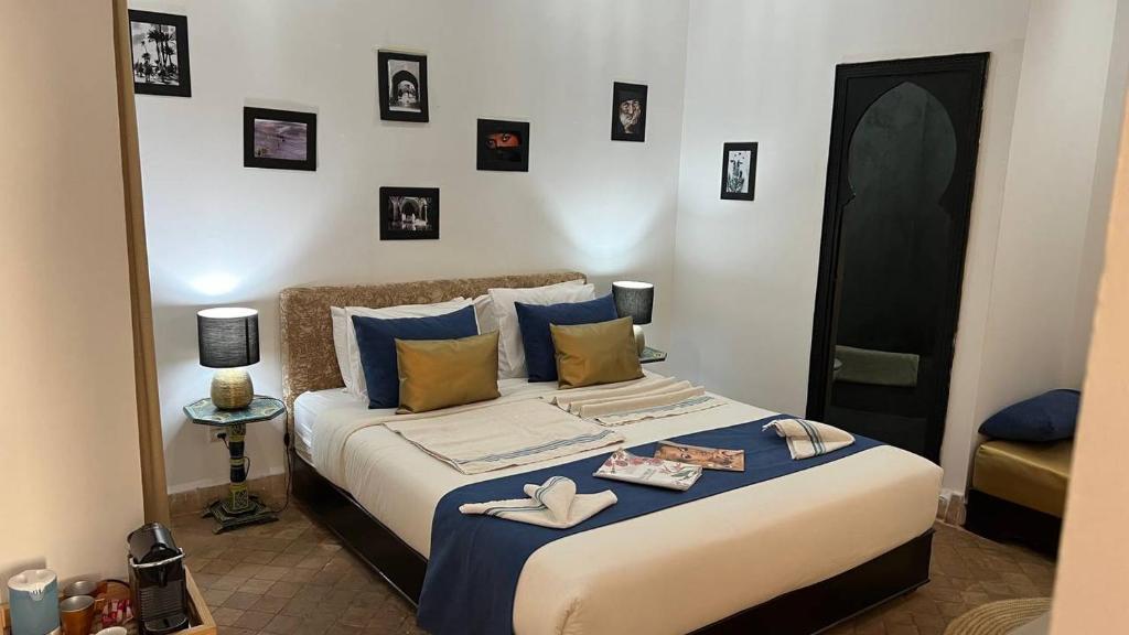 Postel nebo postele na pokoji v ubytování RIAD PÉNÉLOPE Marrakech