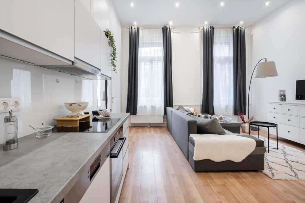 A seating area at Budapest Eye Residence