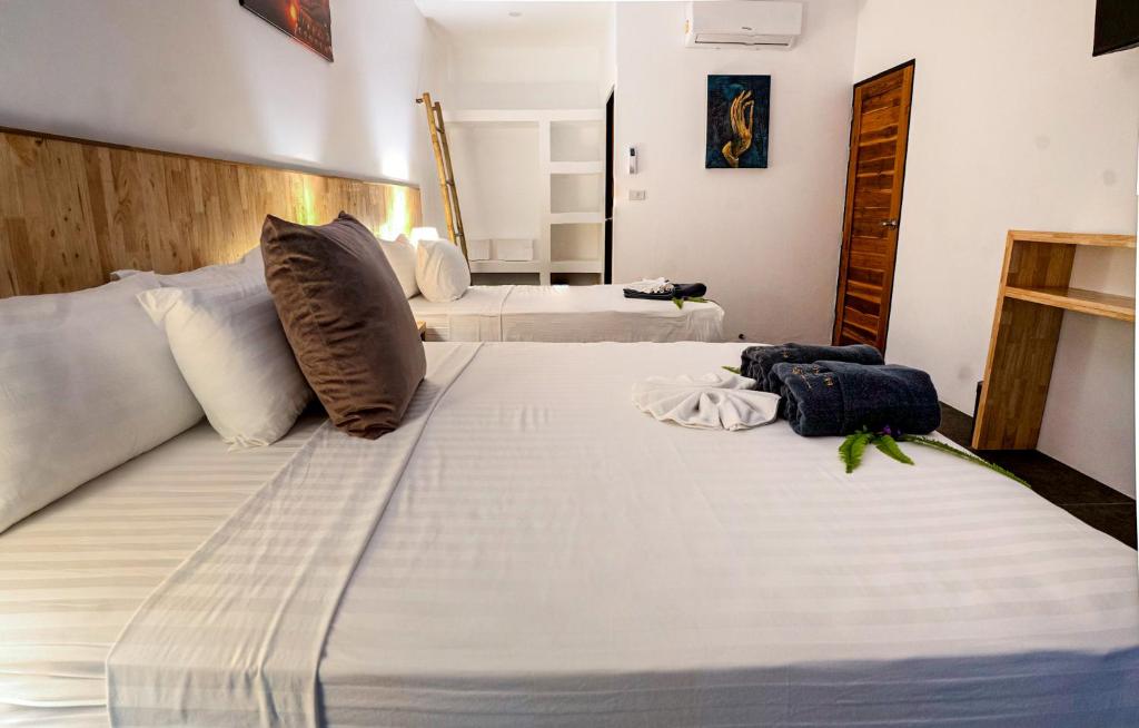 The Cosy Maenam Beach Resort - 19