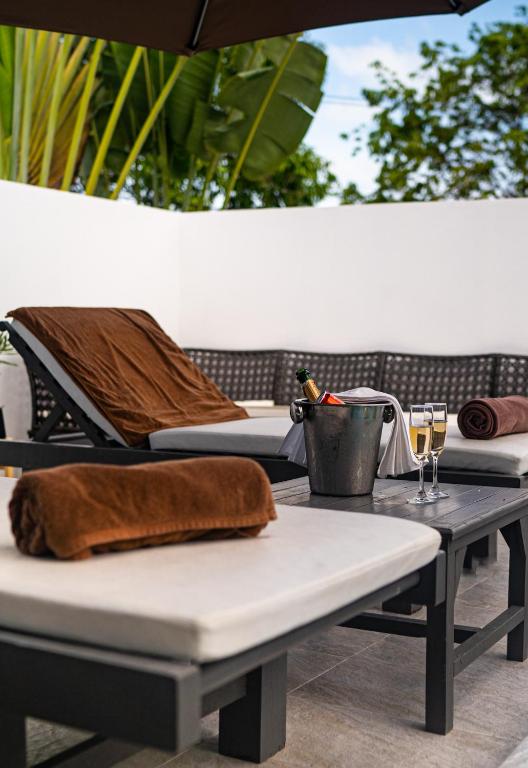 The Cosy Maenam Beach Resort - 18