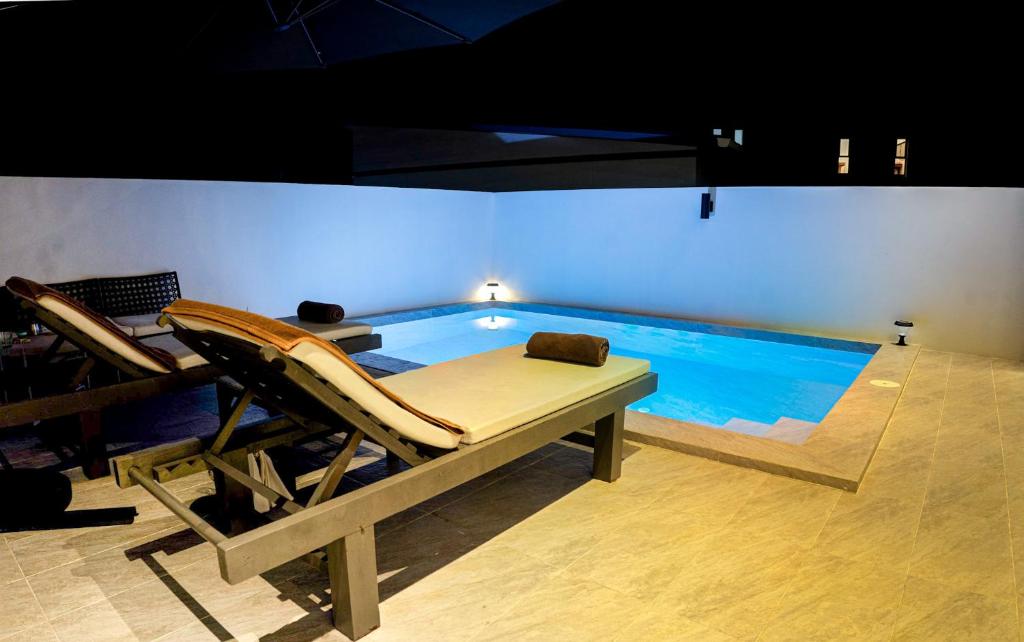 The Cosy Maenam Beach Resort - 17