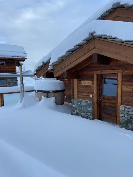 Ski in out Swiss Alps Chalet Charelle by Jolidi talvella