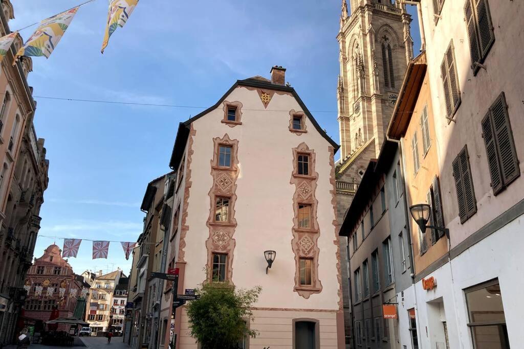 Budova, v ktorej sa apartmán nachádza