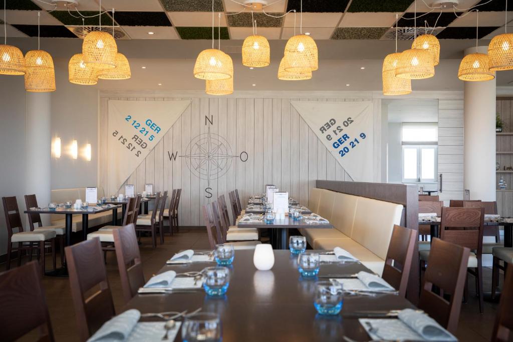 Ein Restaurant oder anderes Speiselokal in der Unterkunft TUI BLUE Sylt 