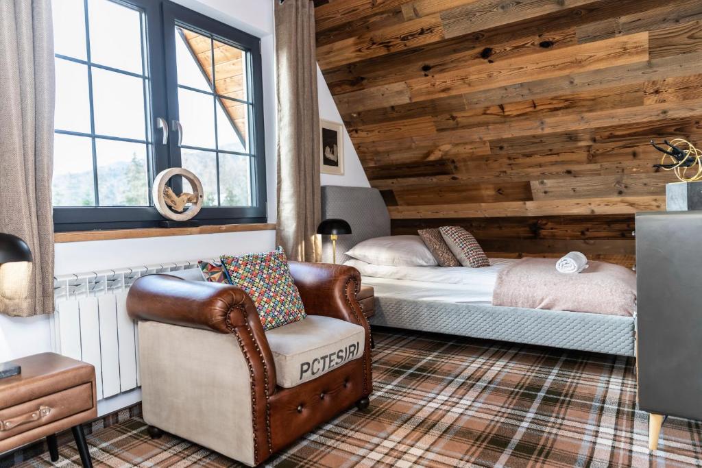 Posteľ alebo postele v izbe v ubytovaní udanypobyt Dom VALLEY VILLA