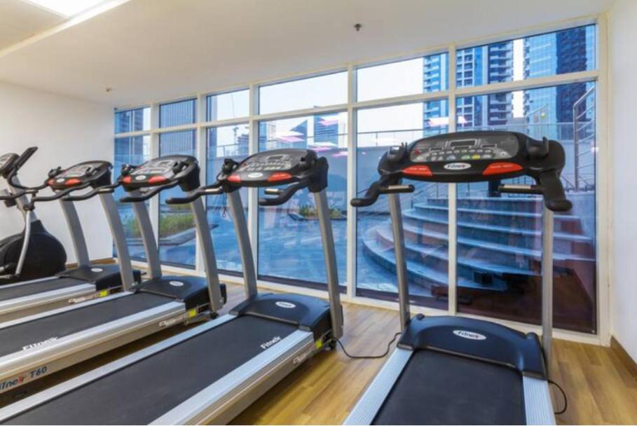 Fitness centrum a/nebo fitness zařízení v ubytování Continental Tower - Luton Vacation homes, Dubai Marina - 15AB07