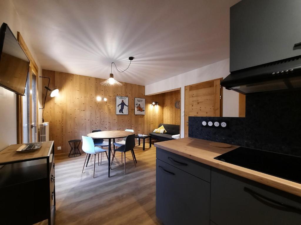 Kuchyňa alebo kuchynka v ubytovaní Appartement Les 3 cols Morzine, 2 pièces, 2 personnes