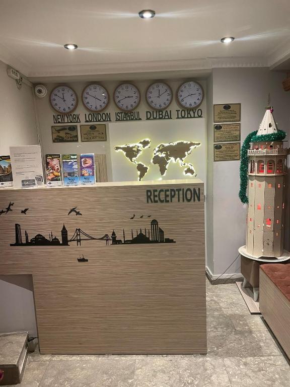 The lobby or reception area at Luna Suites Taksim