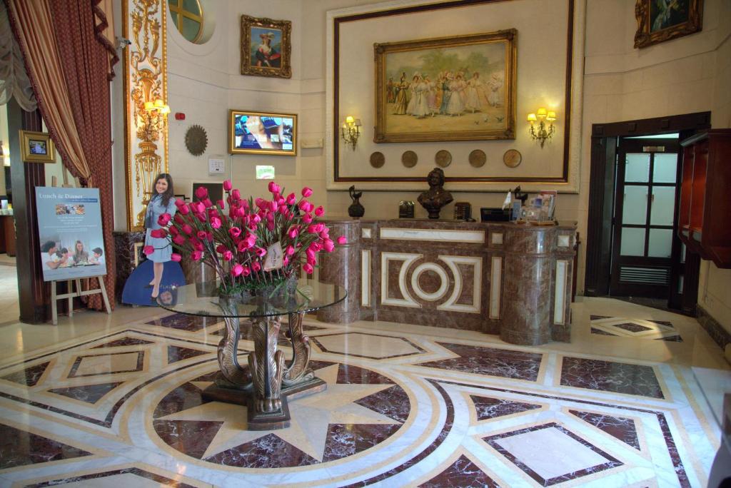 TV a/nebo společenská místnost v ubytování Serenada Golden Palace - Boutique Hotel