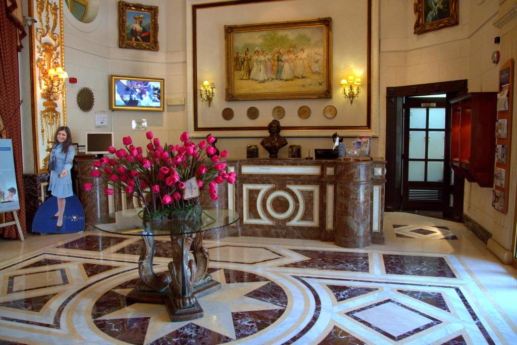 TV a/nebo společenská místnost v ubytování Serenada Golden Palace - Boutique Hotel