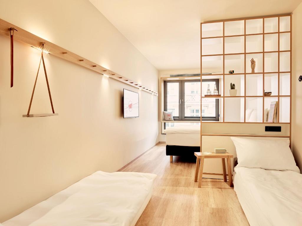 Schwabinger Wahrheit by Geisel - Resim 10