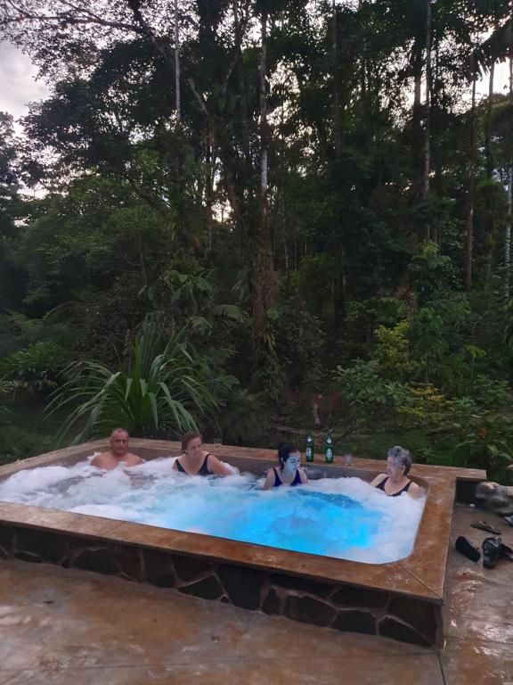 Bazén v ubytování Finca Las Palmas Ecolodge nebo v jeho okolí