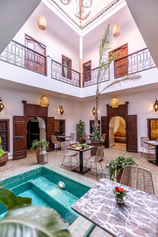 Bazén v ubytování Riad Dar Elma And Spa nebo v jeho okolí