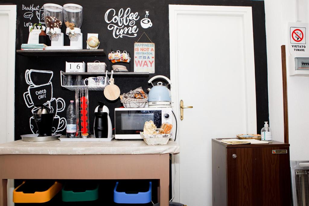 Coffee and tea making facilities at Santu Bustianu