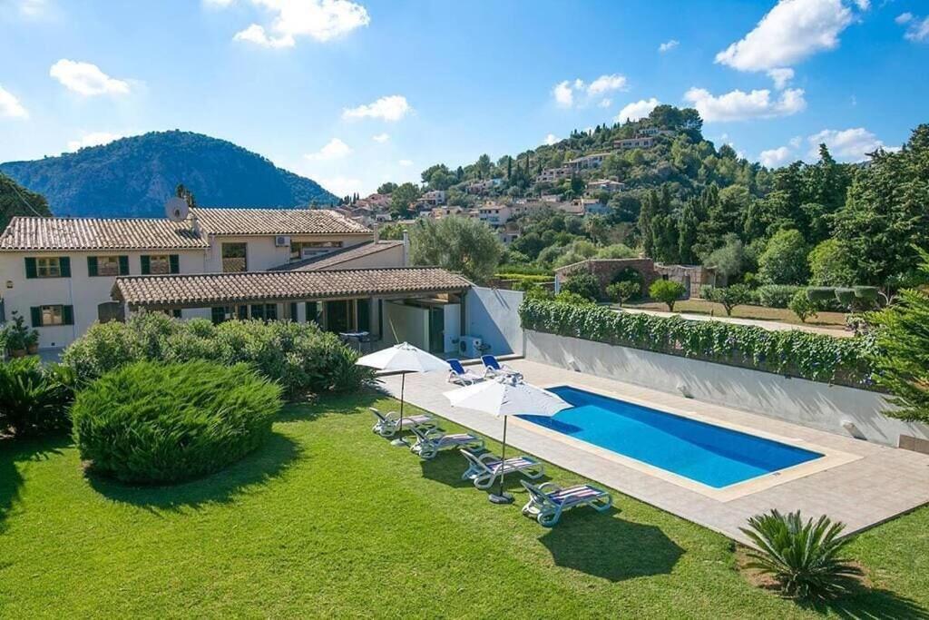 Perfect location! A country villa by Renthousing