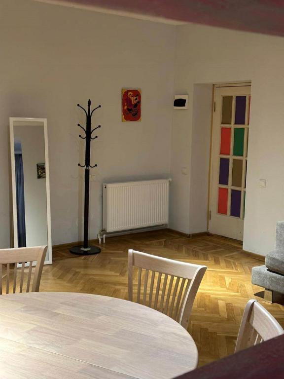 فضای داخلی Liberty art apartment در تفلیس - تصویر ۳