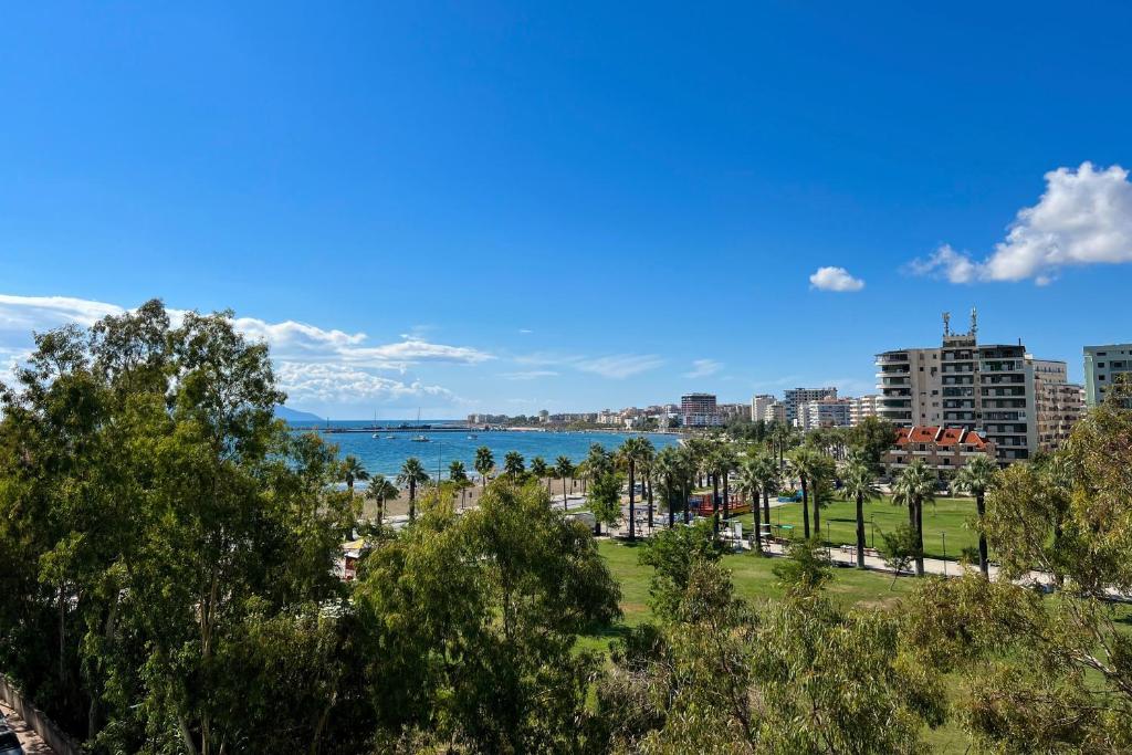 SeaLaVita, Modern 2 BR Apartment Sea & Sunset View - Image 2