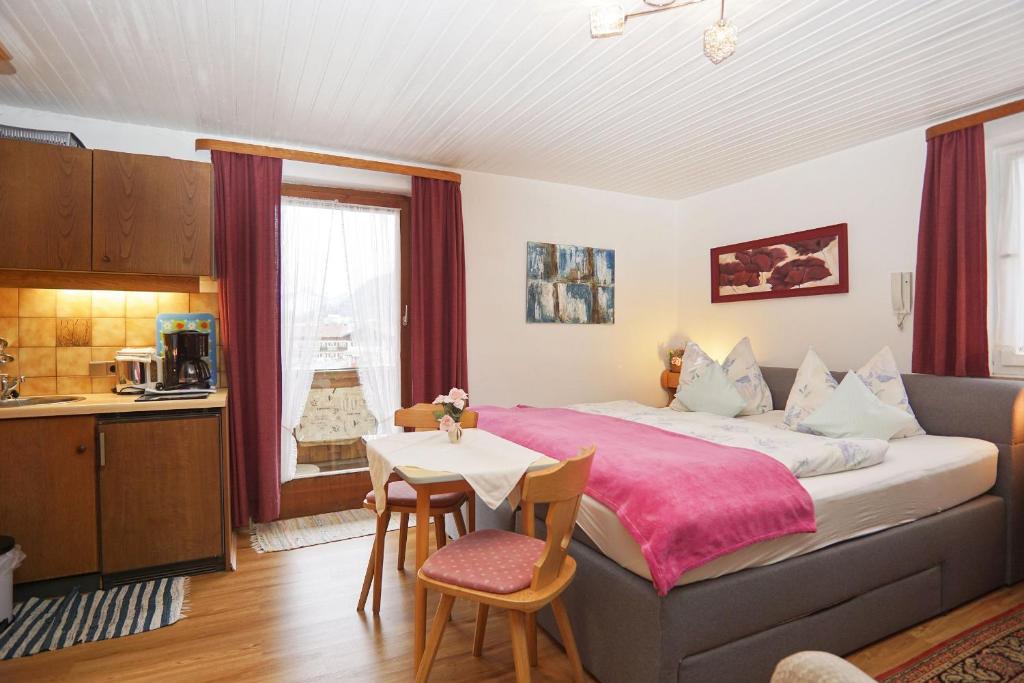 Postel nebo postele na pokoji v ubytování Haus Regner