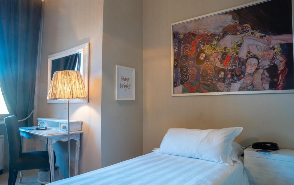 TH Roma - Carpegna Palace - Single Room